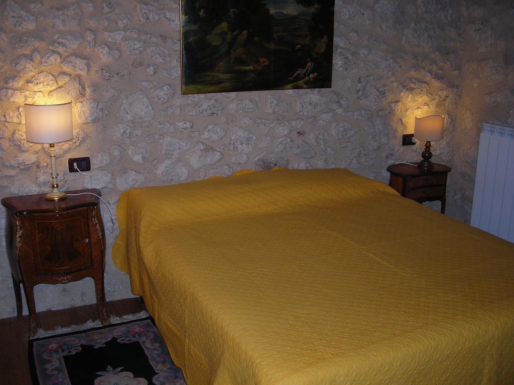 Отель La Locanda Delle Streghe - Relais Ristorante Кастель-дель-Монте Номер фото